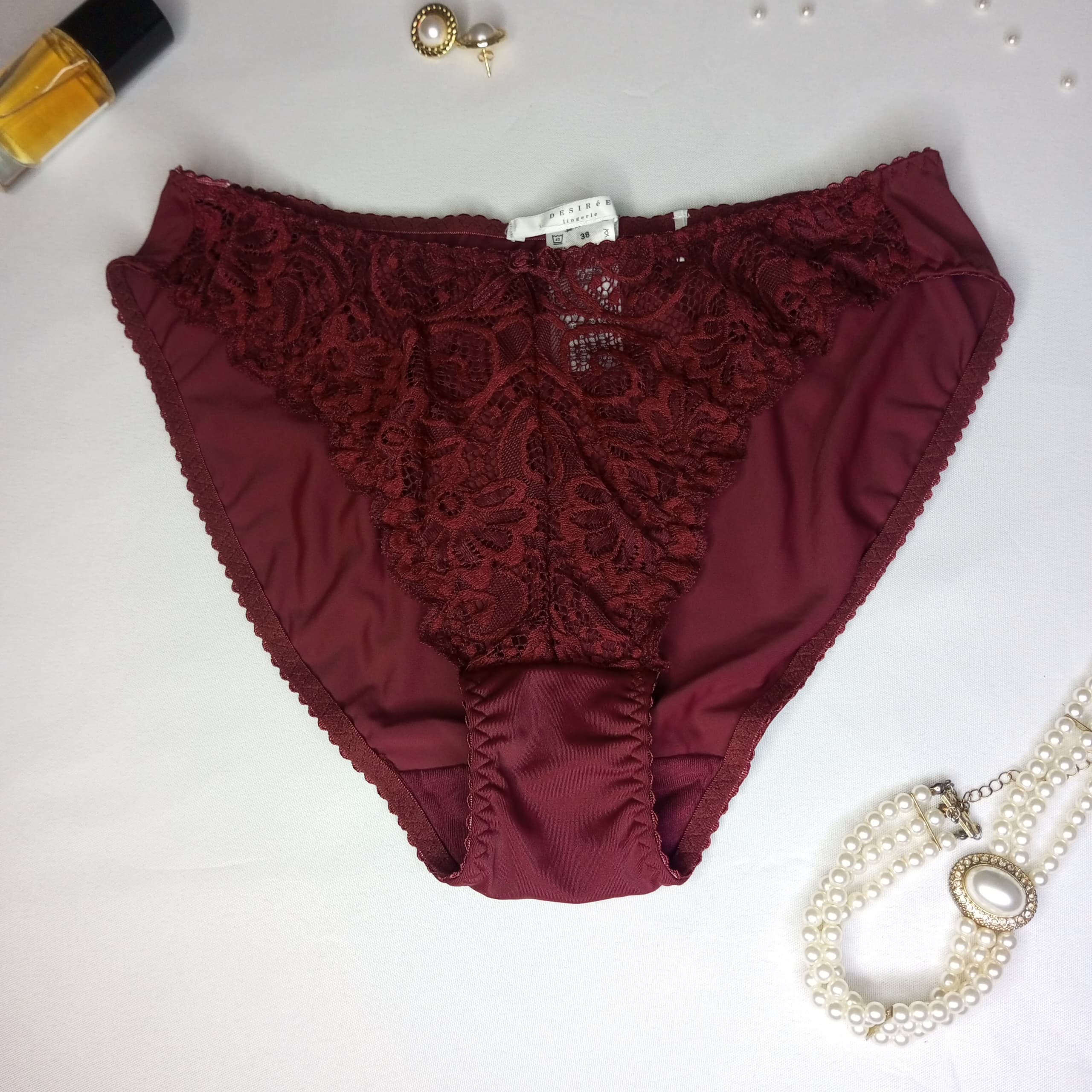 Slip Femme Bordeaux Dentelle Florale – Lingerie Désirée Taille S | Microfibre Élégante