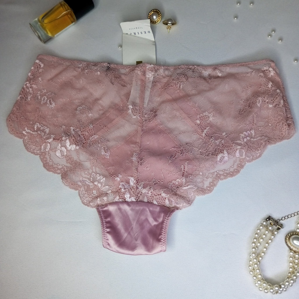 Culotte Femme Rose Poudré Satiné & Dentelle – Design Structuré en V | Désirée Lingerie Taille S