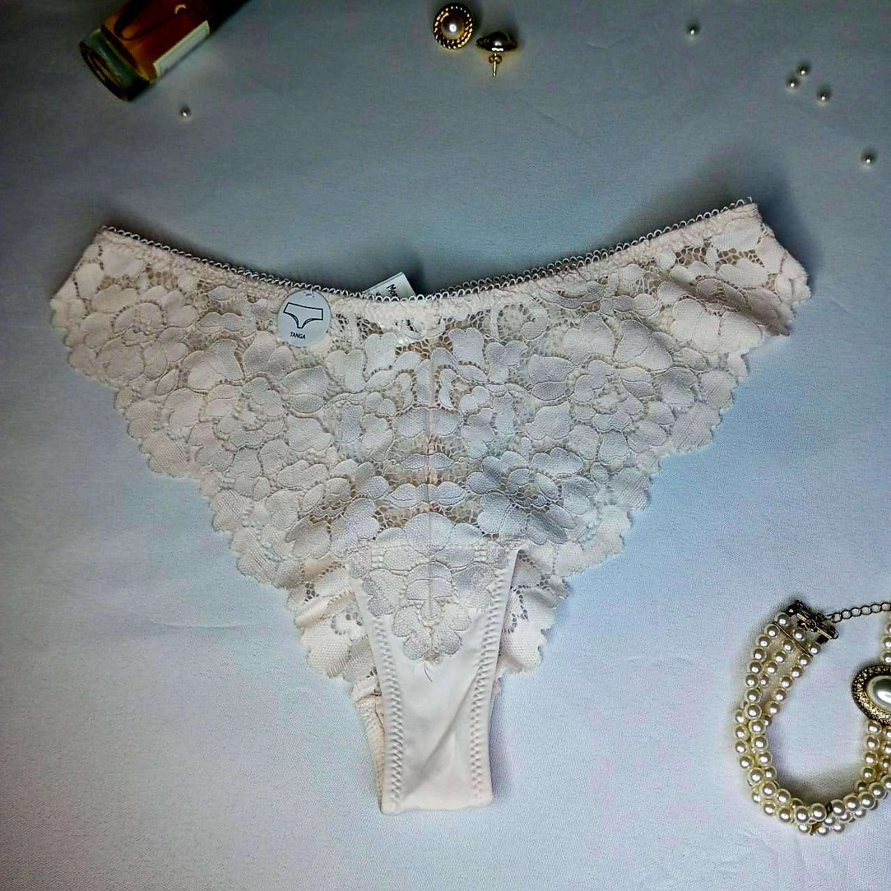 Tanga Femme Ivoire Dentelle Florale – Lingerie Élégante à Abidjan | Taille S