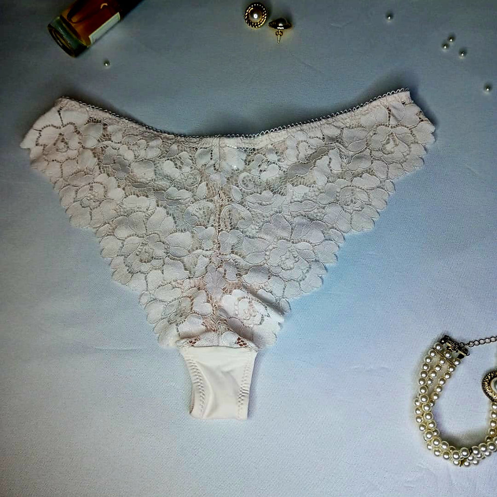 Tanga Femme Ivoire Dentelle Florale – Lingerie Élégante à Abidjan | Taille S