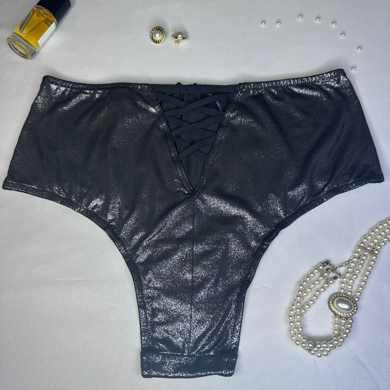 Slip Femme Noir Brillant Dentelle Blanche – Lingerie Glamour Abidjan | Taille XL