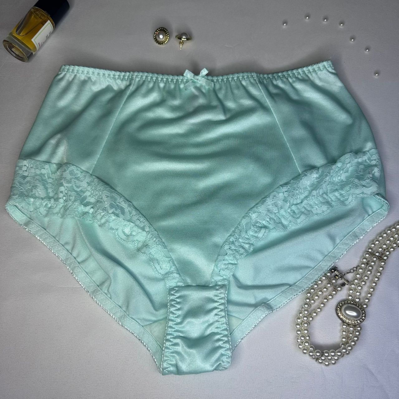 Slip Taille Haute Femme Vert d'Eau Satiné & Dentelle – Confort & Élégance | Création Française Taille L