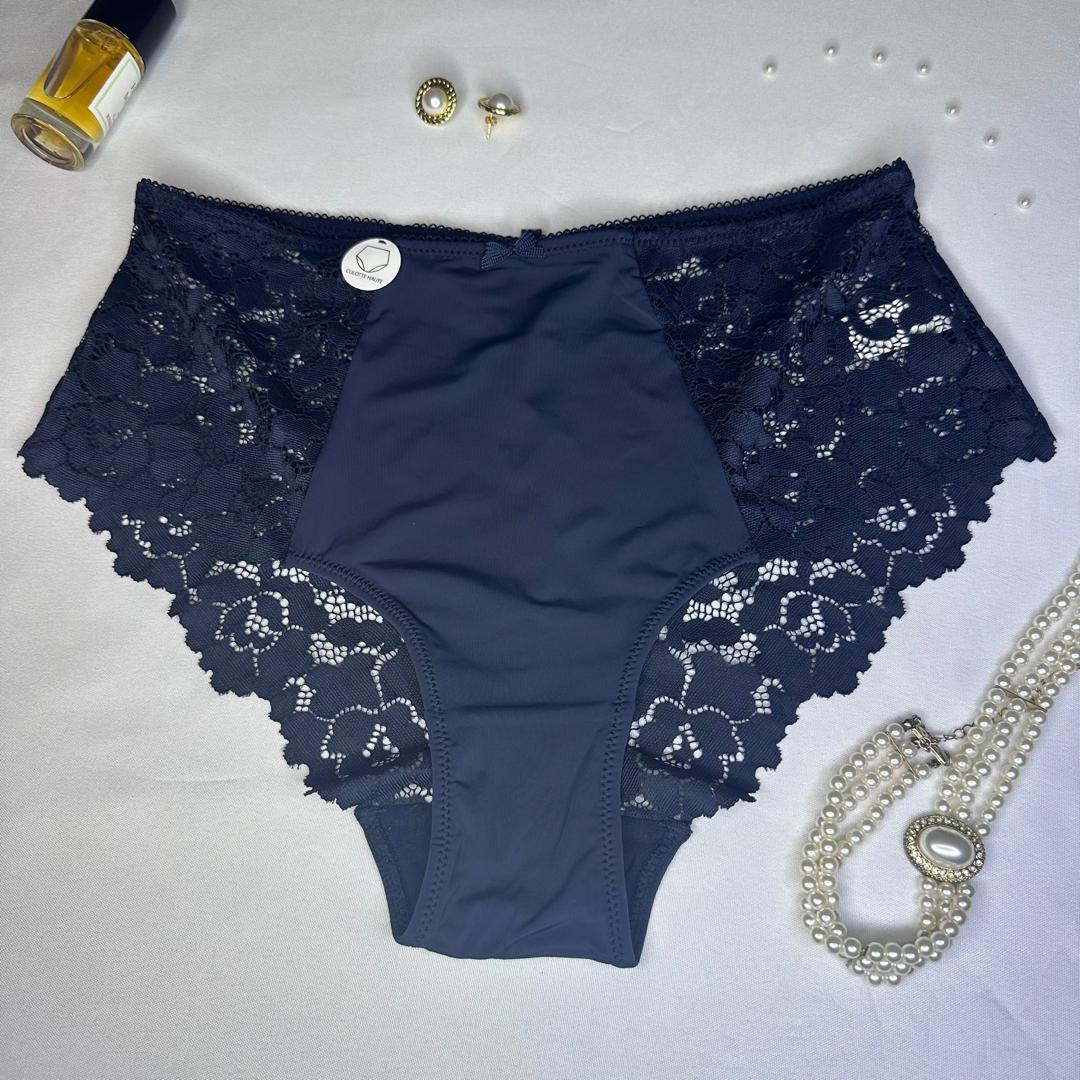 Culotte Taille Haute Femme Bleu Nuit Dentelle Florale – Élégance & Confort | Lingerie Abidjan Taille M