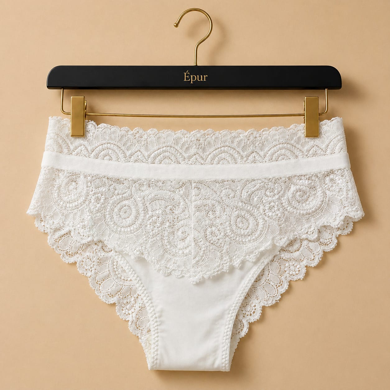 Slip Femme Blanc Dentelle Florale Luxe – Coupe Glamour | Taille M Abidjan