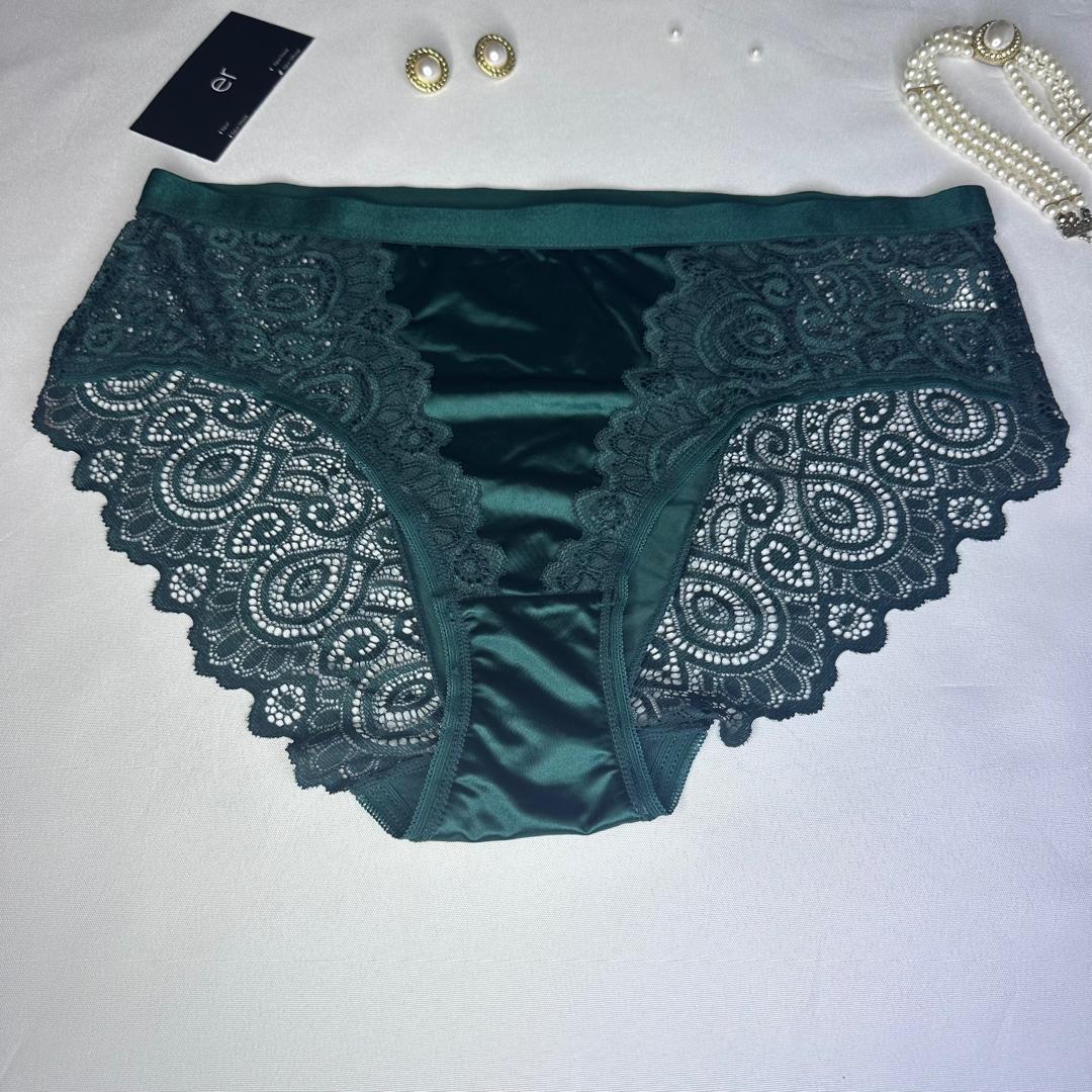 Slip Femme Vert Émeraude Satiné & Dentelle – Épur® | Luxe & Sensualité Abidjan Taille XL