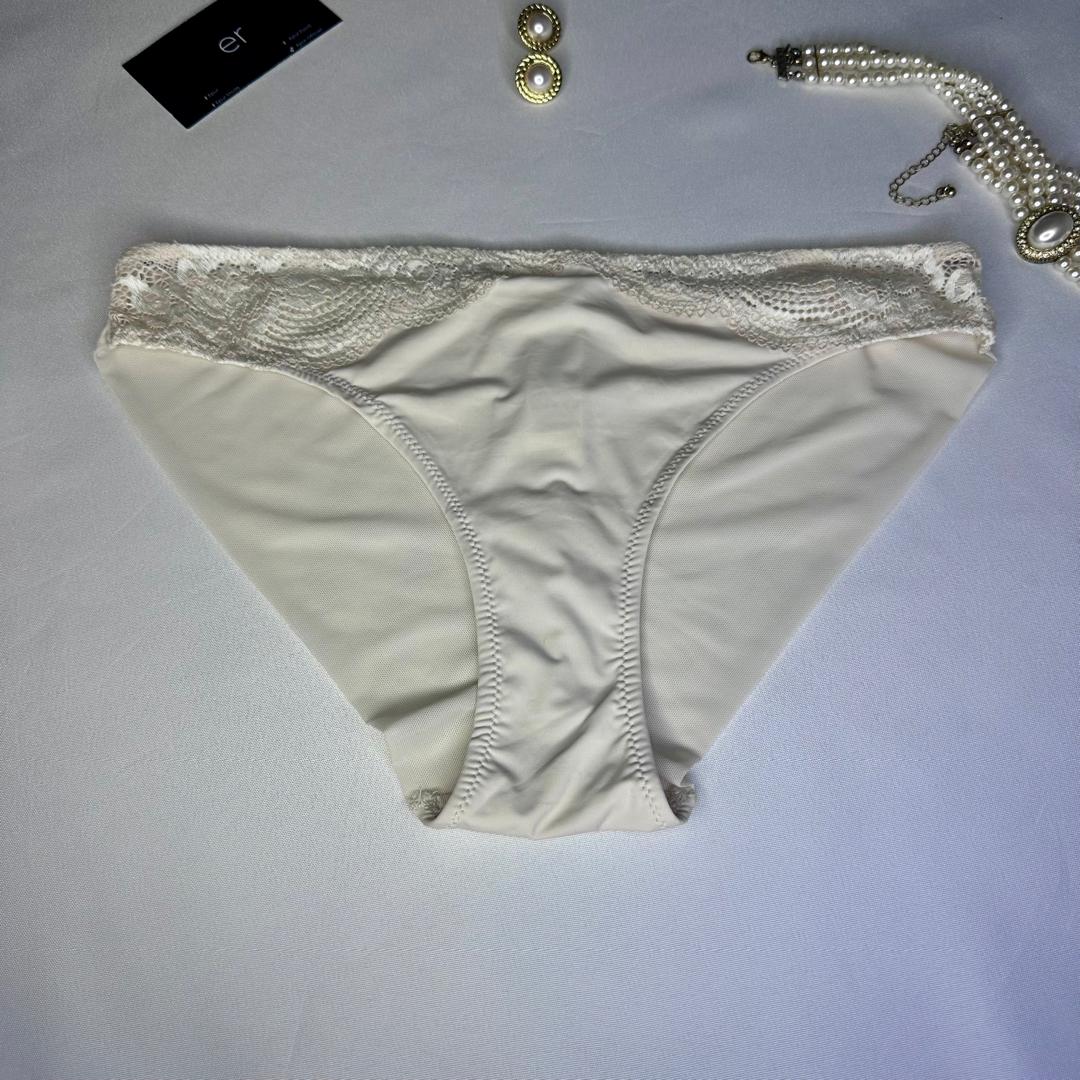 Slip Femme Microfibre & Dentelle – Blanc Cassé Esmara Taille S
