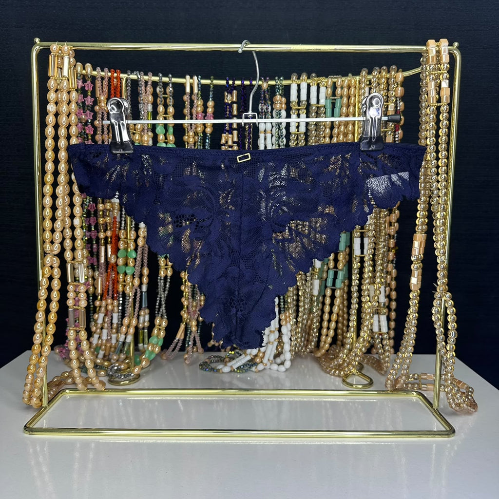 4143 Culotte Brésilienne Bleu Marine Dentelle Florale – Élégance Discrète