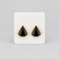 4203 Boucles d'Oreilles Triangle Doré Émail Noir – Allure Graphique